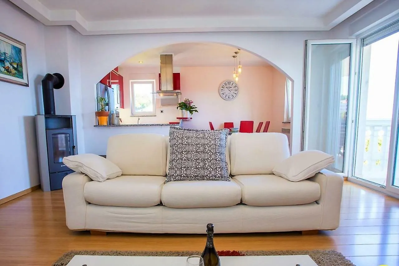 Guest house Apartments Jovic Opatija Icici