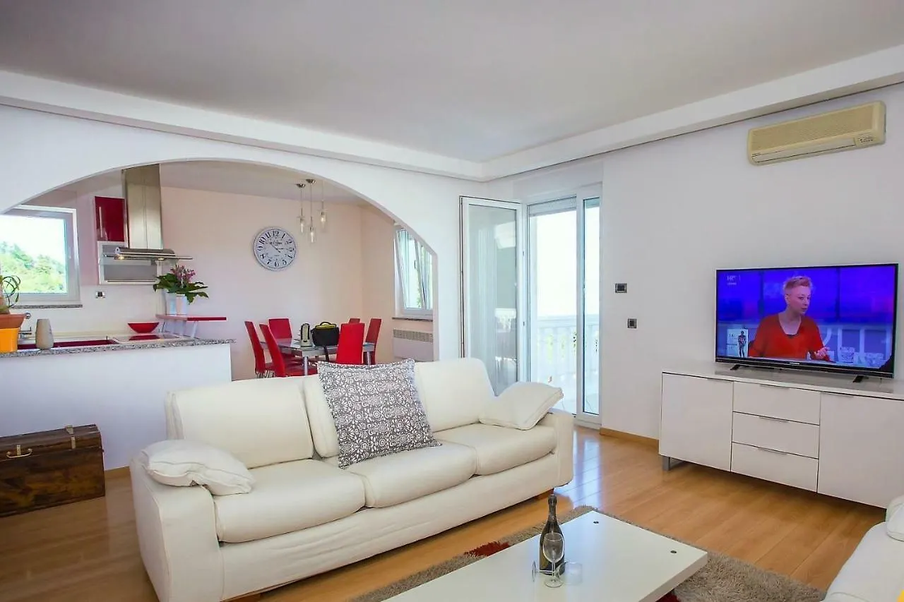 Apartments Jovic Opatija Icici 4*,